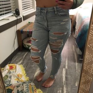 NWT AEO Distressed Jeans